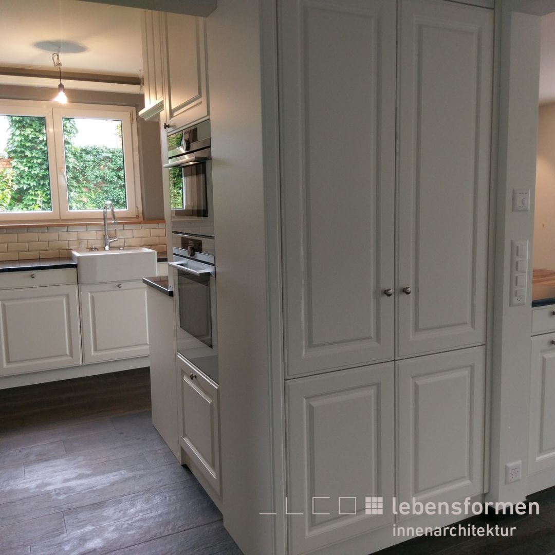 lebensformen-innenarchitektur-werkschau-privatkunden-landhaus-haushaen_kue2_red