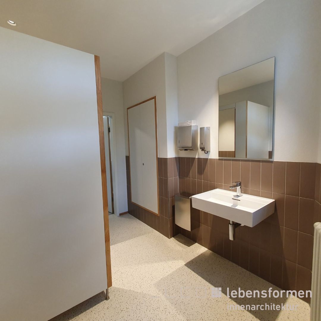 lebensformen-innenarchitektur-firmenkunden-werkschau-pfarrsaal-niedergoesgen_1