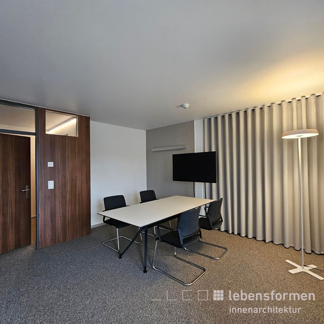 lebensformen-innenarchitektur-firmenkunden-werkschau-raiffeisenbank-niedergoesgen_1